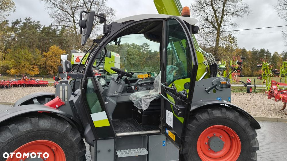 Claas SCORPION 732 VP Stage V - 13