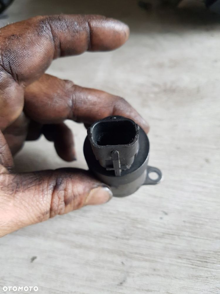 ZAWÓR REGULACJI CIŚNIENIA PALIWA MAN TGX TGS TGL TGM EURO 6 0928400737 - 4