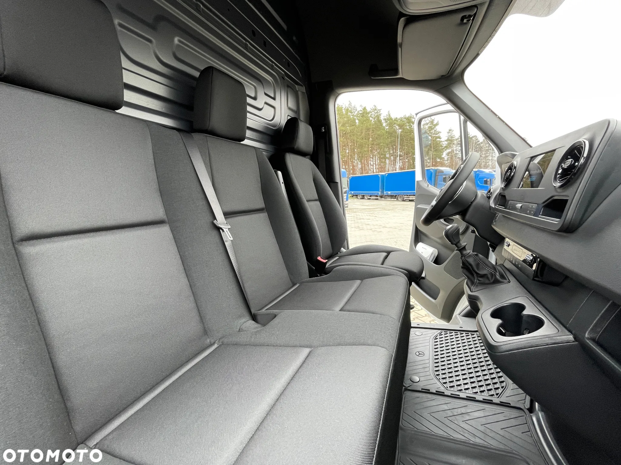 Mercedes-Benz Sprinter 317 Furgon L4H2 od ręki - 16