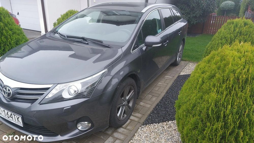 Toyota Avensis 2.0 D-4D Premium - 2