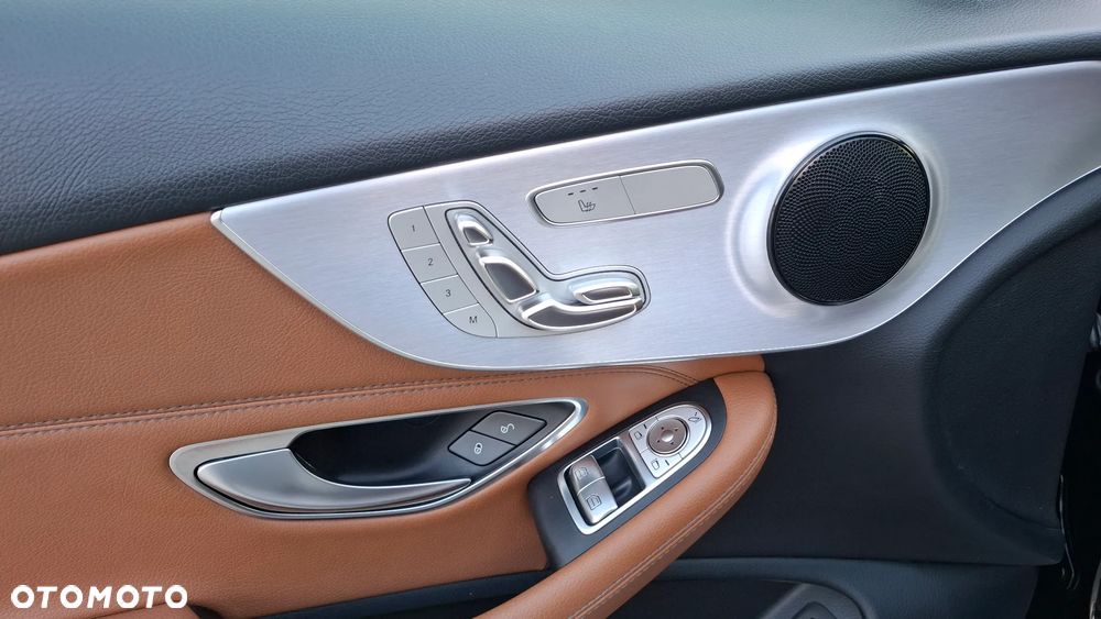 Mercedes-Benz Klasa C 300 9G-TRONIC AMG Line - 11