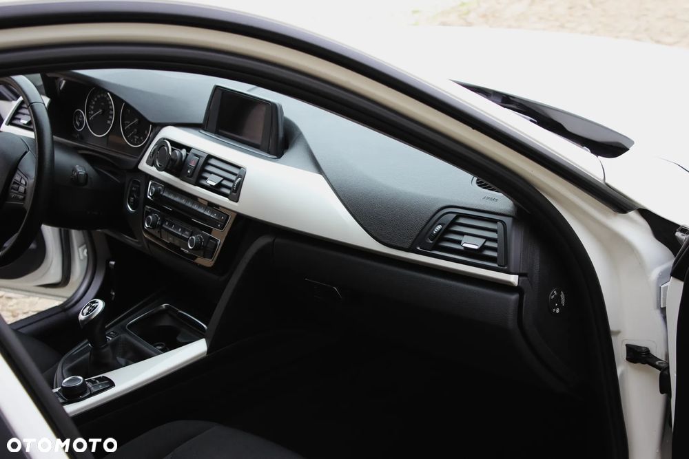 BMW Seria 3 316d Edition Luxury Line Purity - 17