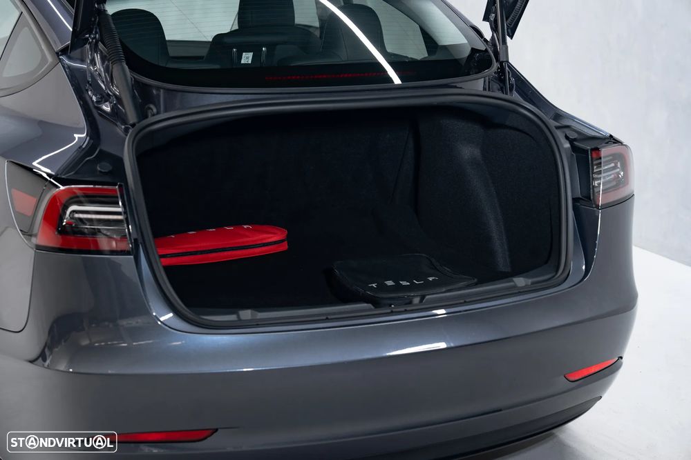 Tesla Model 3 Long Range Tração Traseira - 13
