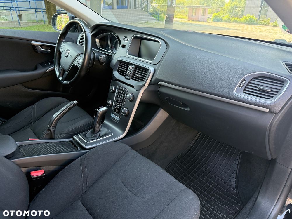 Volvo V40 - 16