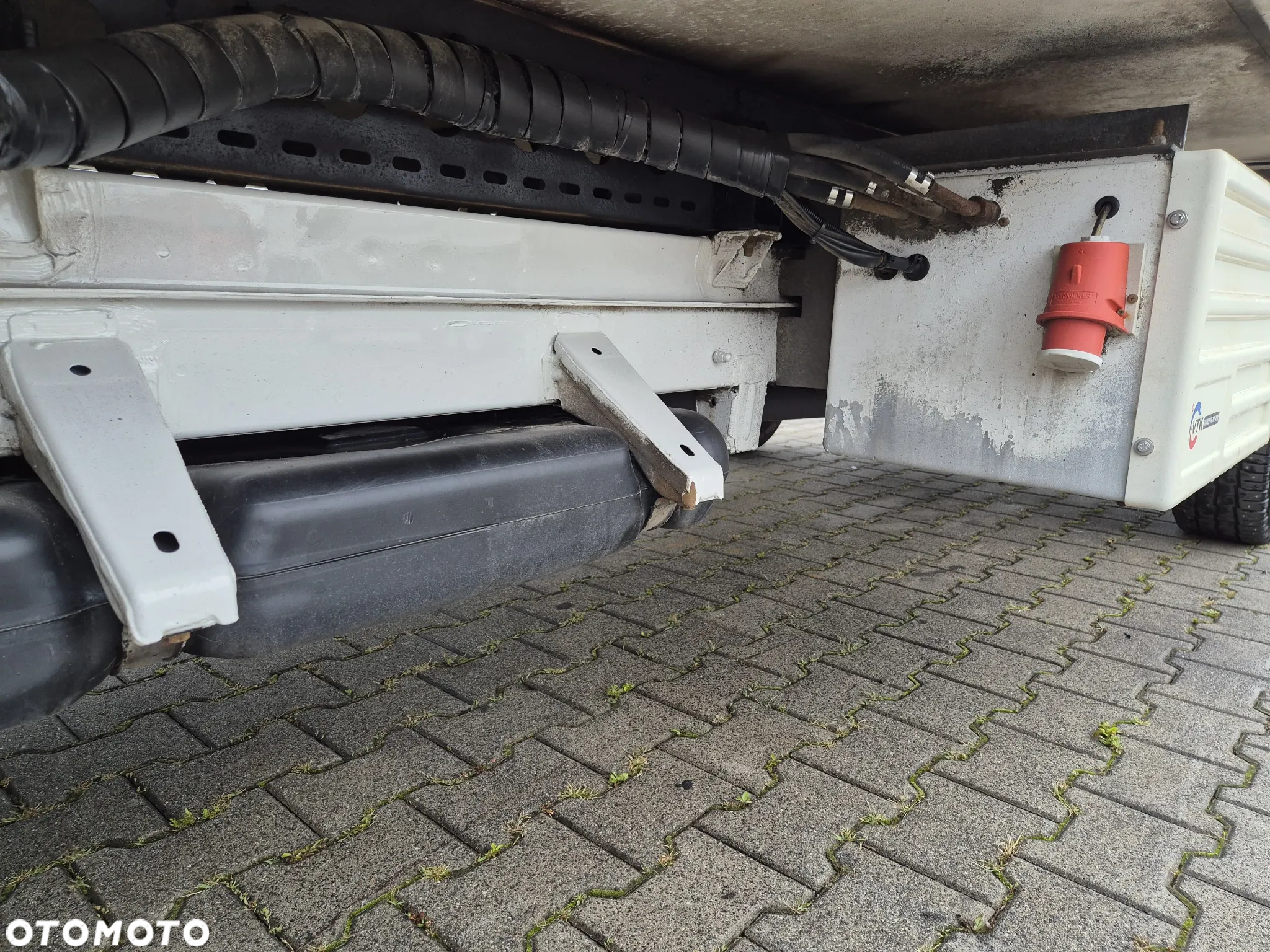 MAN TGE 3.180 DSG 4Motion / 4X4 / CHŁODNIA MITSUBISHI / WINDA ZEPRO 750KG / WEBASTO / BEZWYPADKOWY / 8 EUROPALET / STAN IDEALNY / RZADKOŚĆ NA RYNKU! - 15