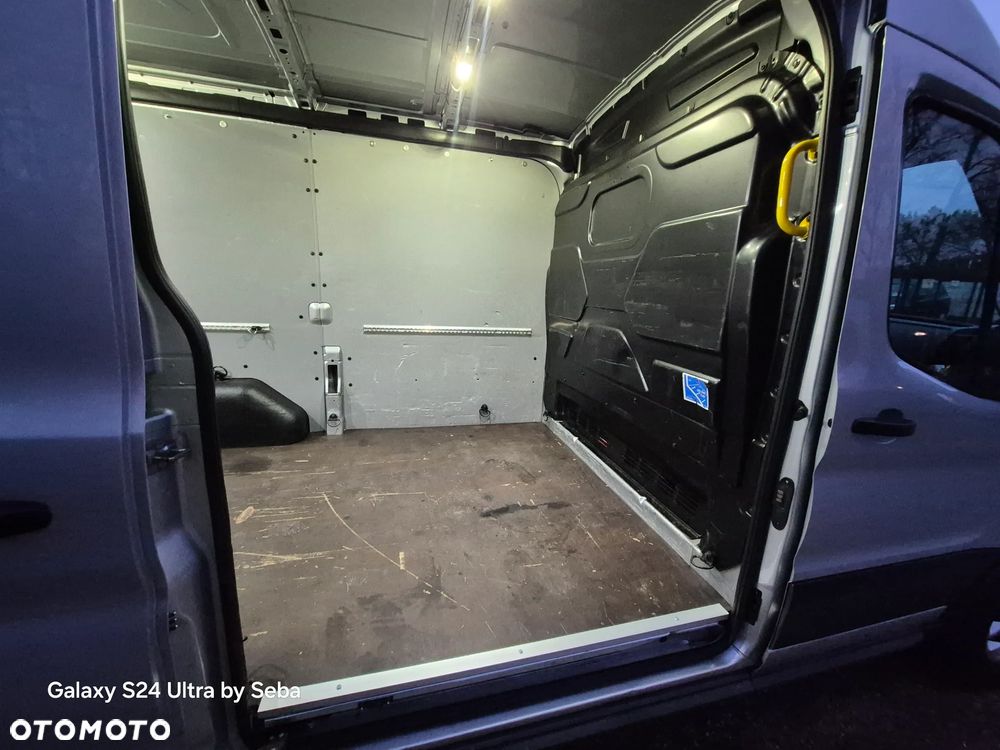 Ford Transit - 18