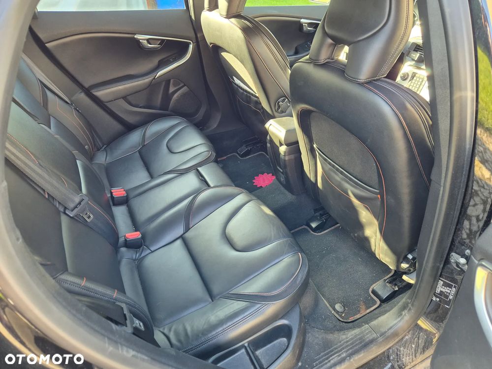 Volvo V40 D2 - 13