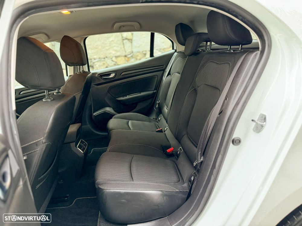 Renault Mégane 1.5 Blue dCi Intens - 14