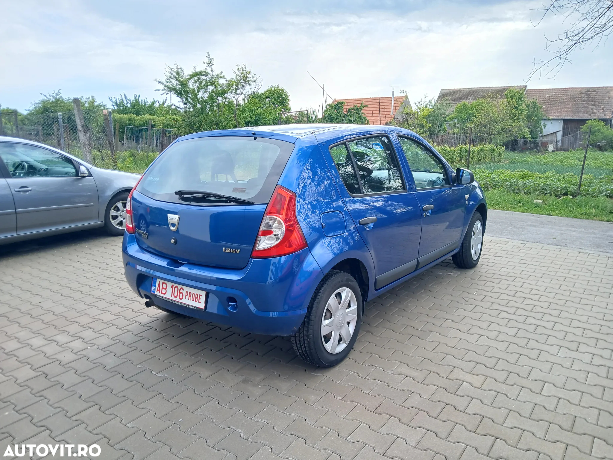 Dacia Sandero 1.2 16V 75 Laureate - 3