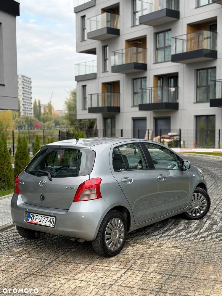 Toyota Yaris 1.3 Prestige - 6