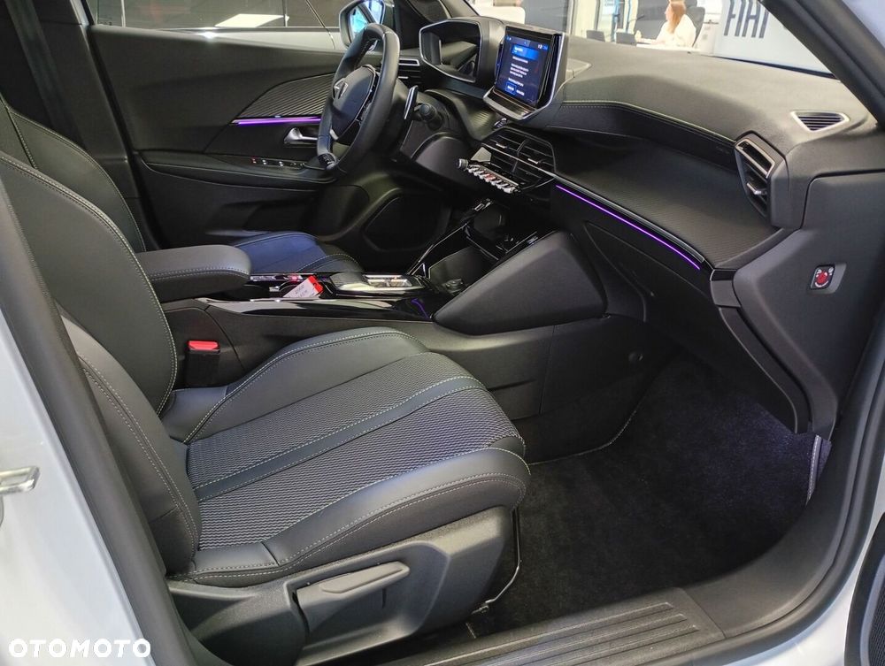 Peugeot 2008 - 8