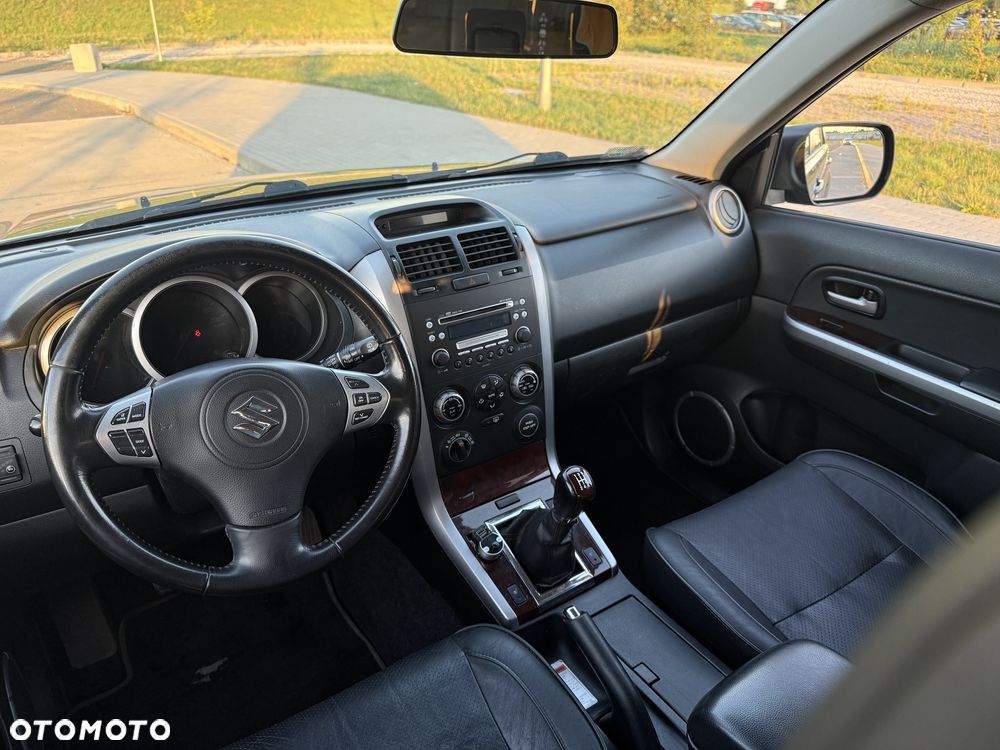 Suzuki Grand Vitara 2.0 De luxe - 19