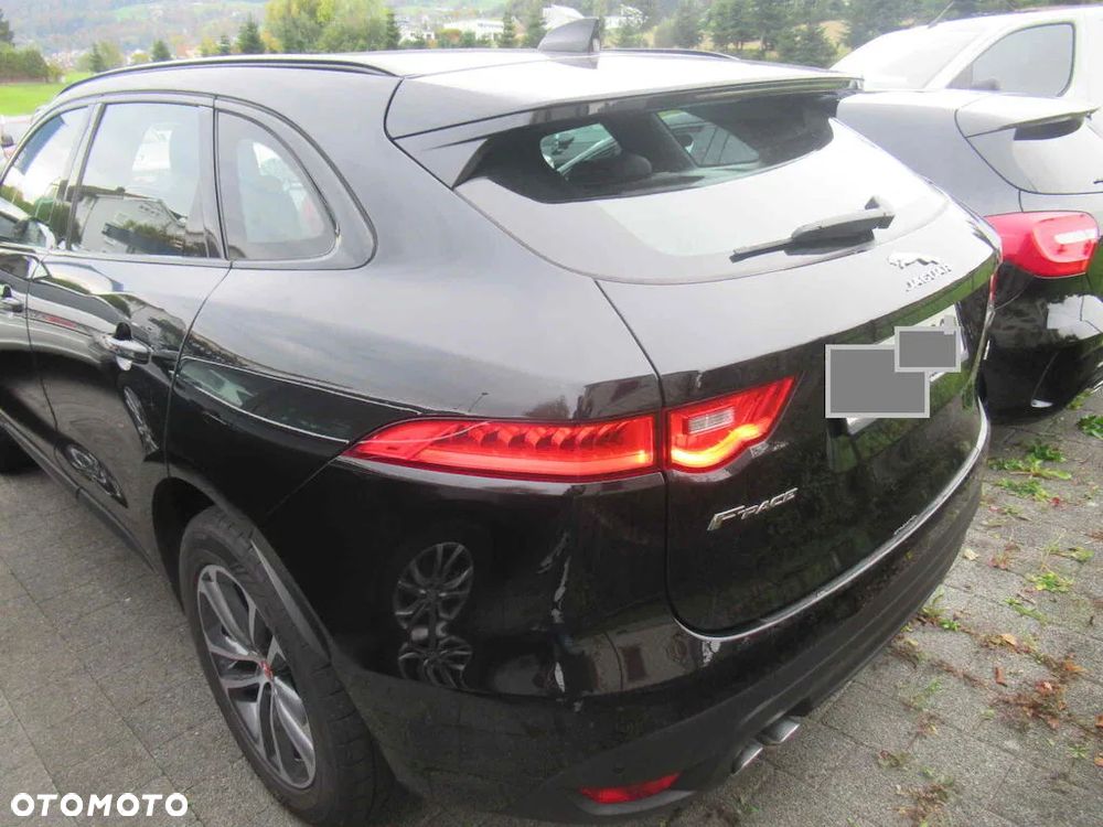 Jaguar F-Pace 20d AWD Pure - 4