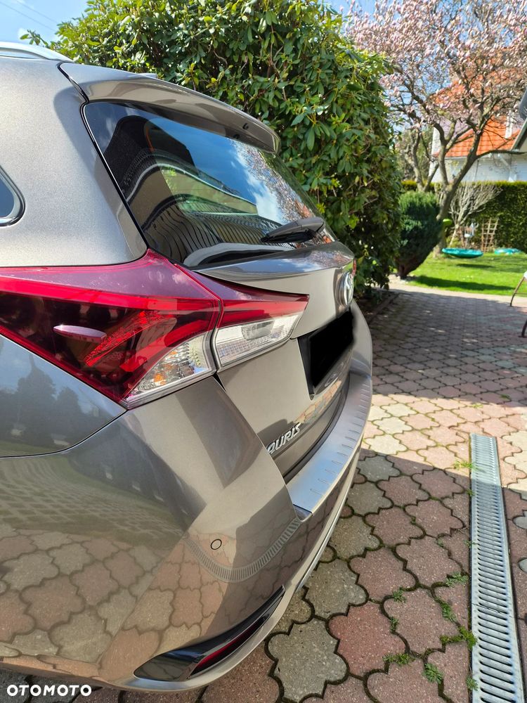 Toyota Auris 1.6 Premium - 5