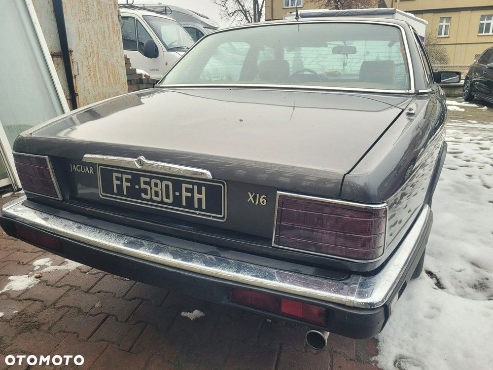 Jaguar XJ - 5