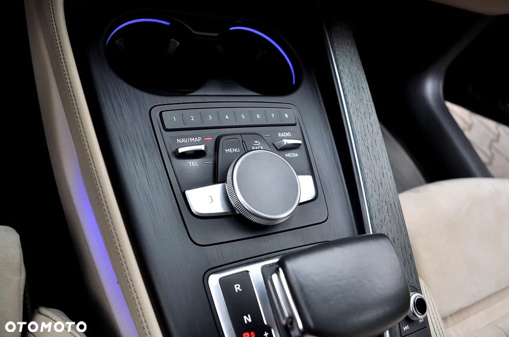 Audi A4 Avant 2.0 TDI DPF clean diesel multitronic S line Sportpaket - 30