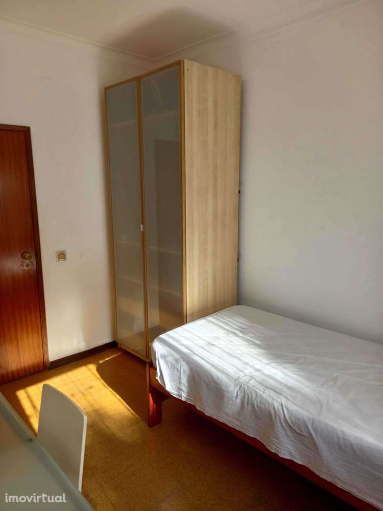 Quarto Individual no centro de Setúbal - Grande imagem: 2/4