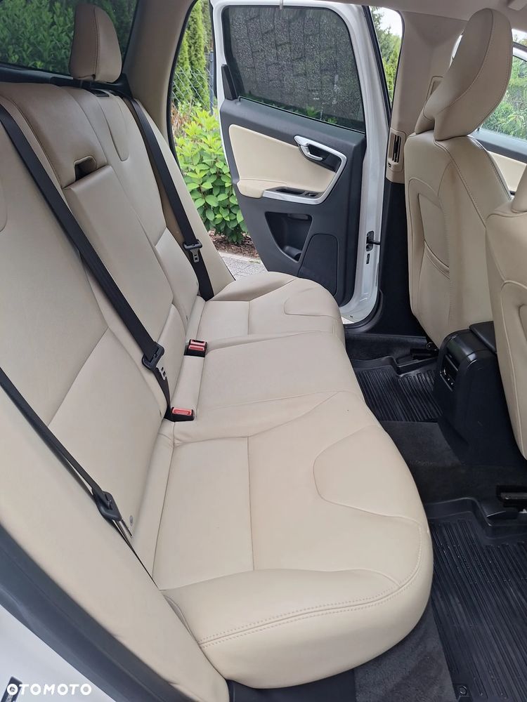 Volvo XC 60 T5 Drive-E Kinetic - 21