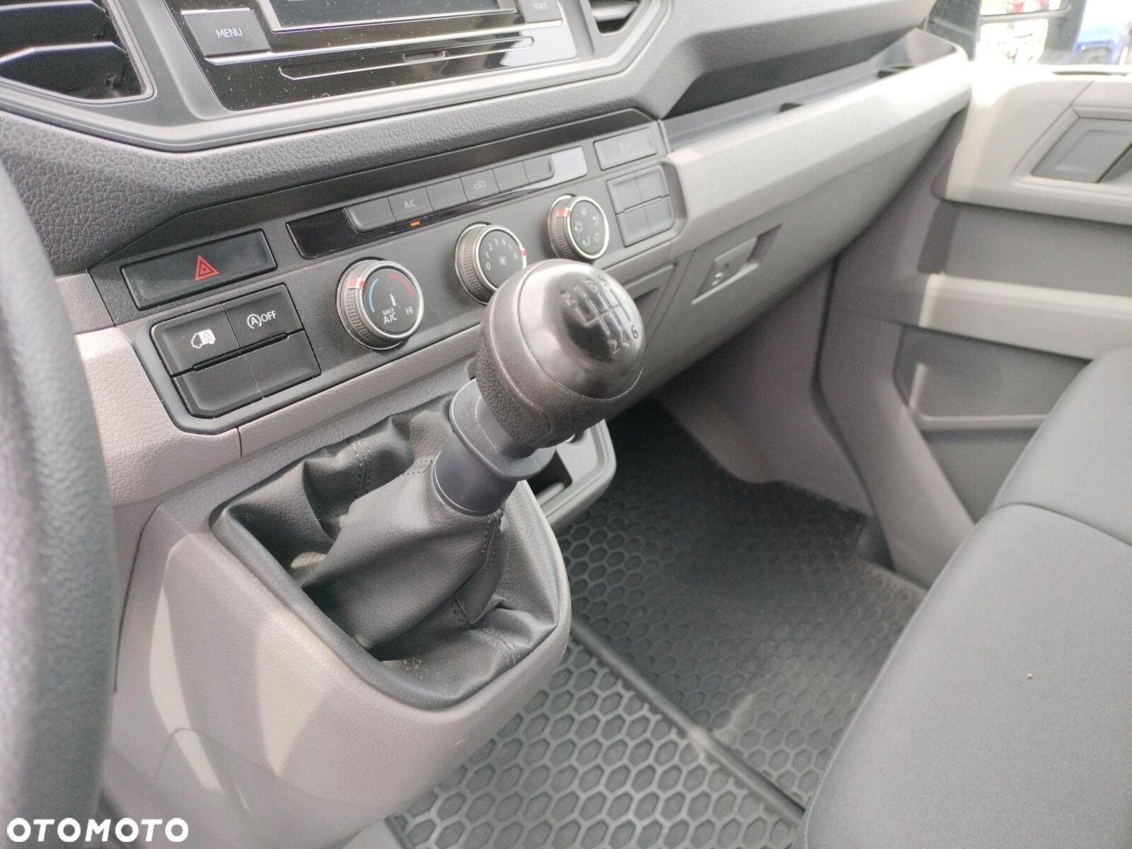 Volkswagen Crafter 35 furgon 140KM 3640 - 15