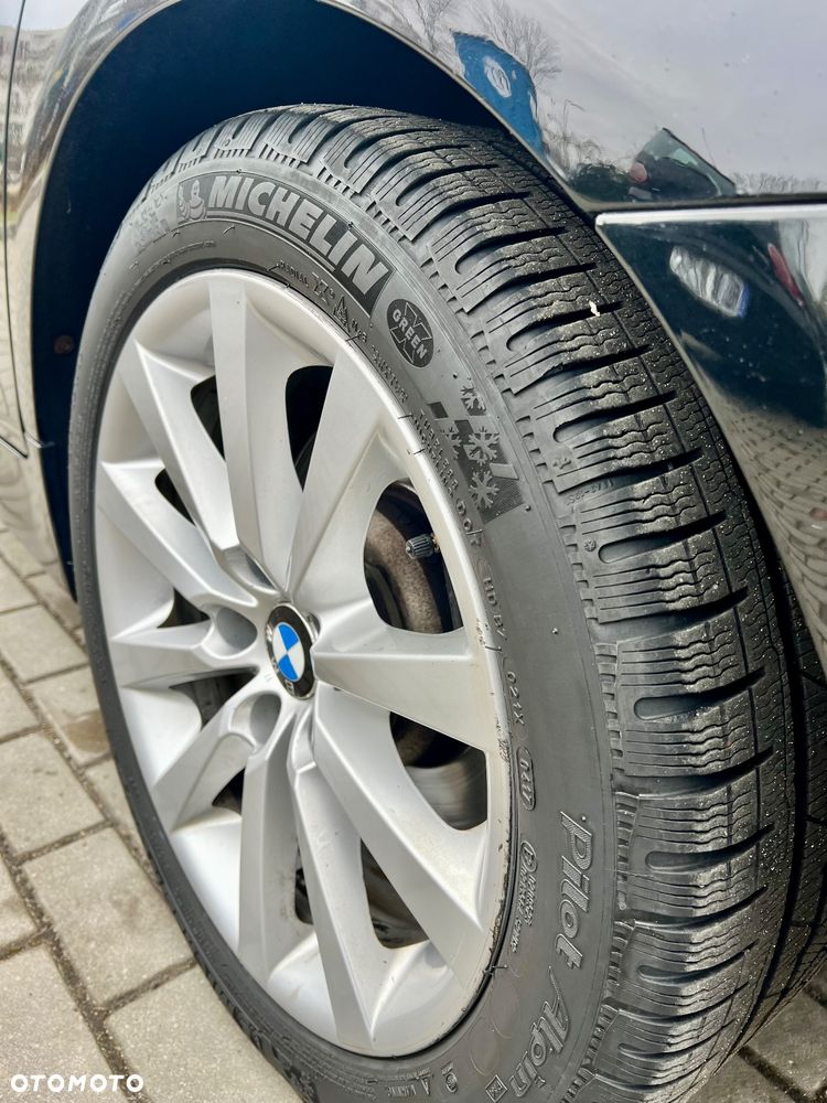 BMW Seria 5 525d xDrive - 9