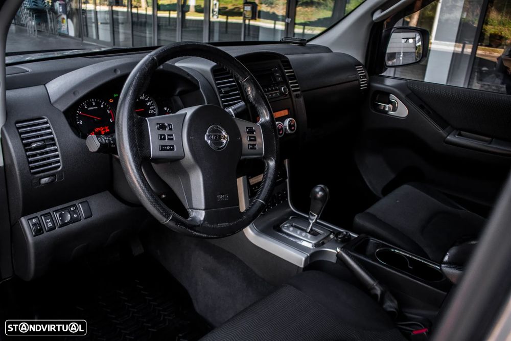 Nissan Navara 2.5 dCi CD SE AT 4WD - 24