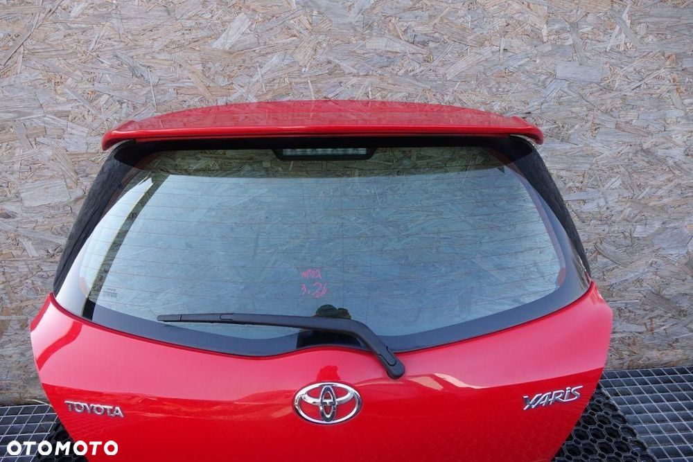 KLAPA BAGAŻNIKA POKRYWA CZERWONA TOYOTA YARIS II 5D - 3