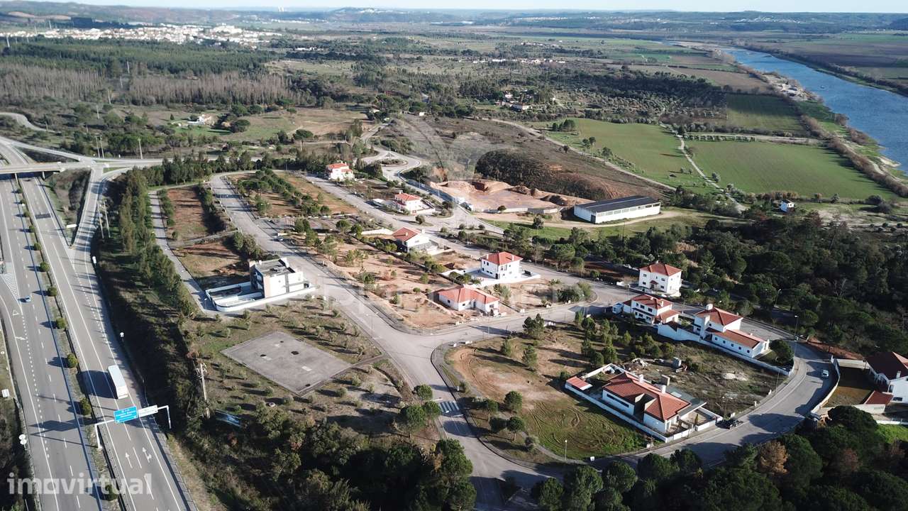 Lote de Moradia geminada. - Grande imagem: 5/6