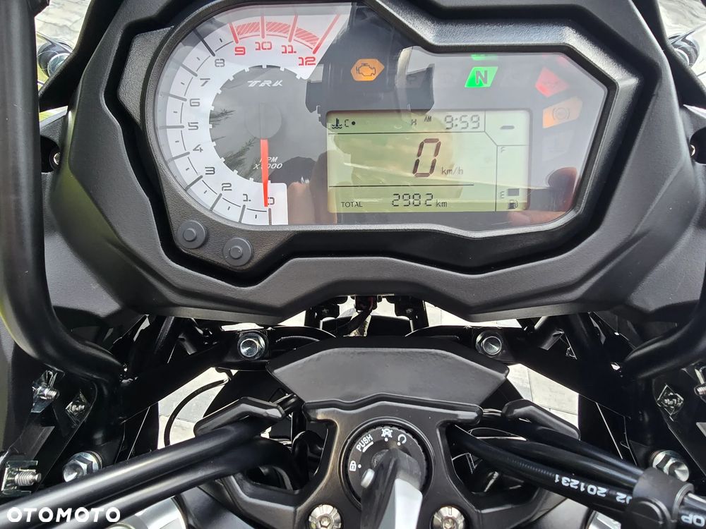 Benelli TRK 502 - 10