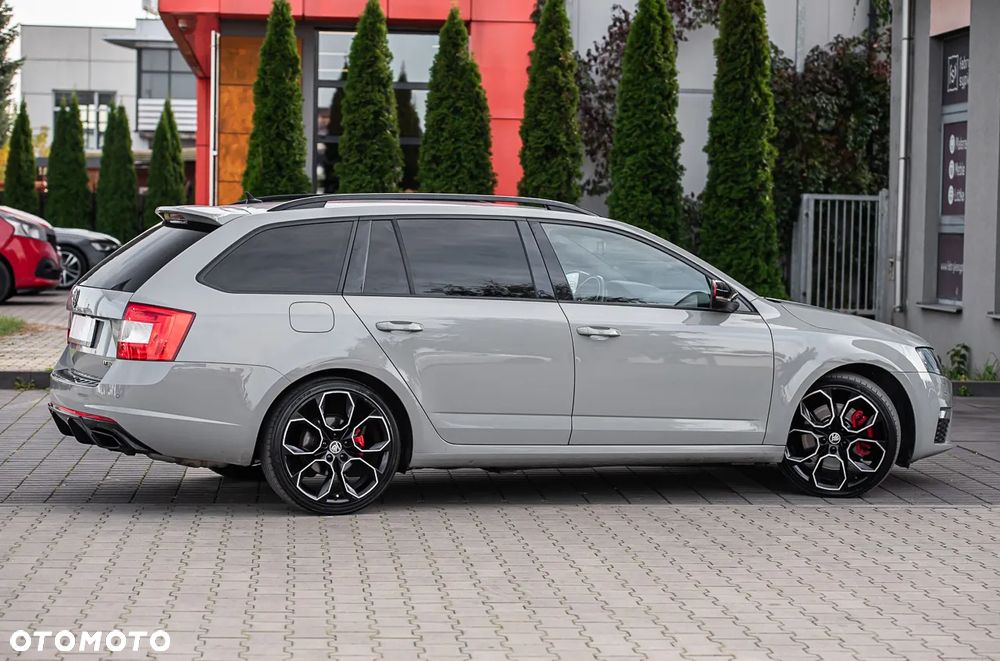 Skoda Octavia Combi 2.0 TSI DSG RS - 14