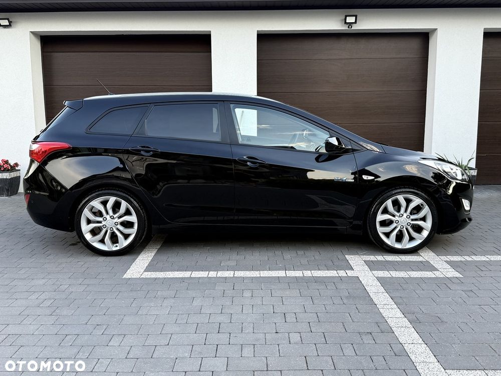 Hyundai i30 i30cw 1.6 Fifa World Cup Edition - 9