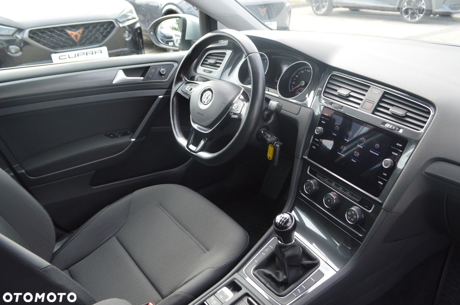 Volkswagen Golf - 27