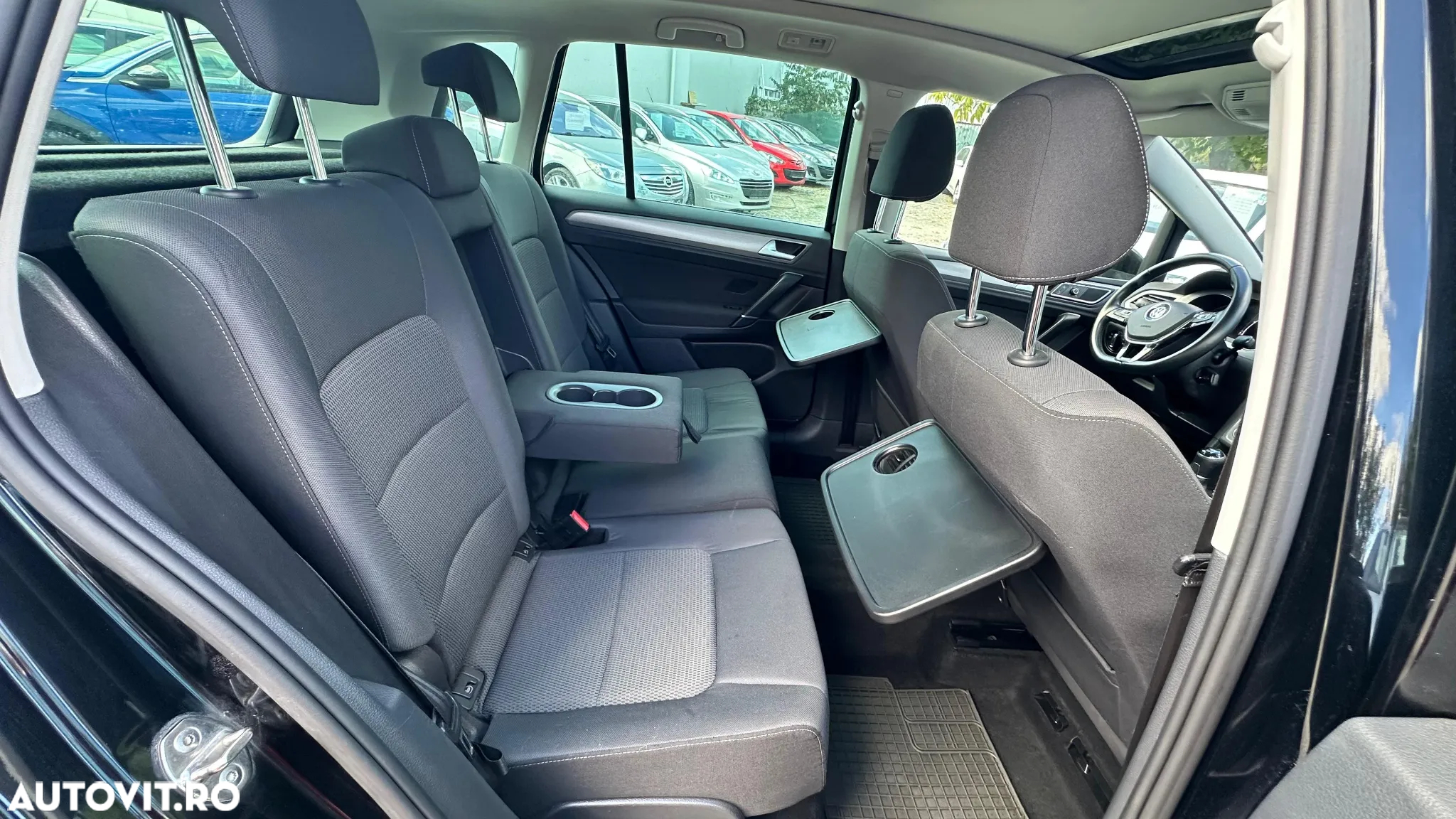 Volkswagen Golf - 24