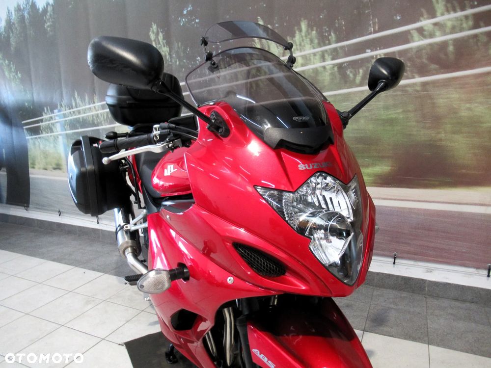 Suzuki GSX - 8