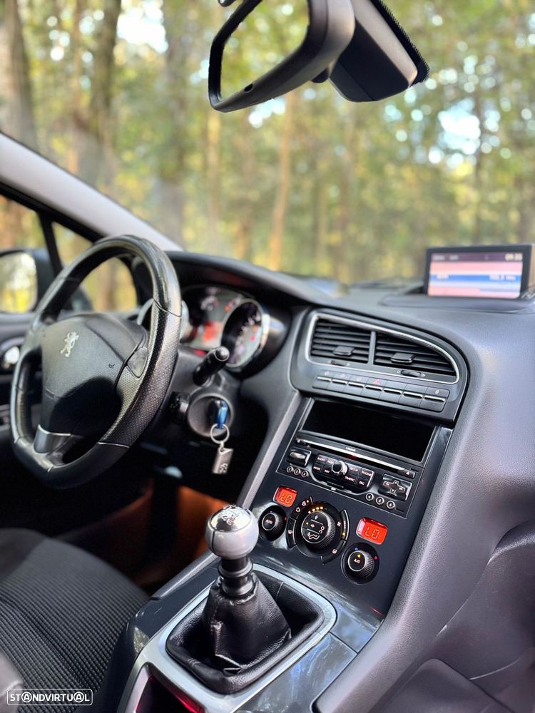 Peugeot 5008 1.6 HDi 7L Allure - 13