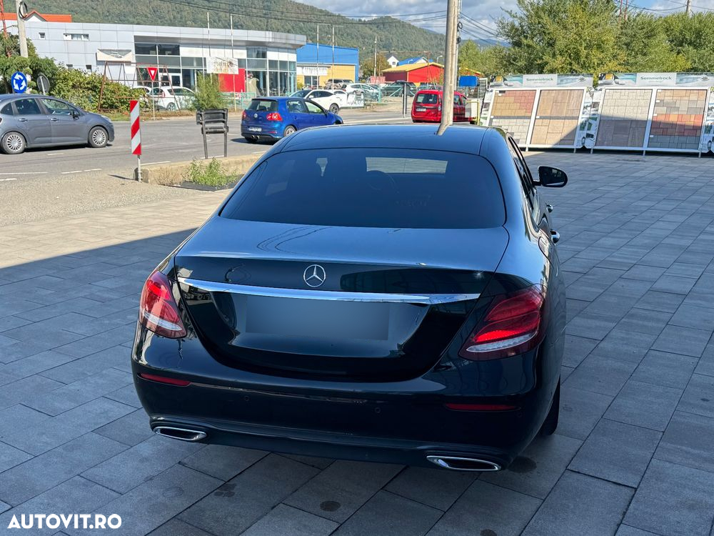Mercedes-Benz E 220 d T 9G-TRONIC Avantgarde - 4