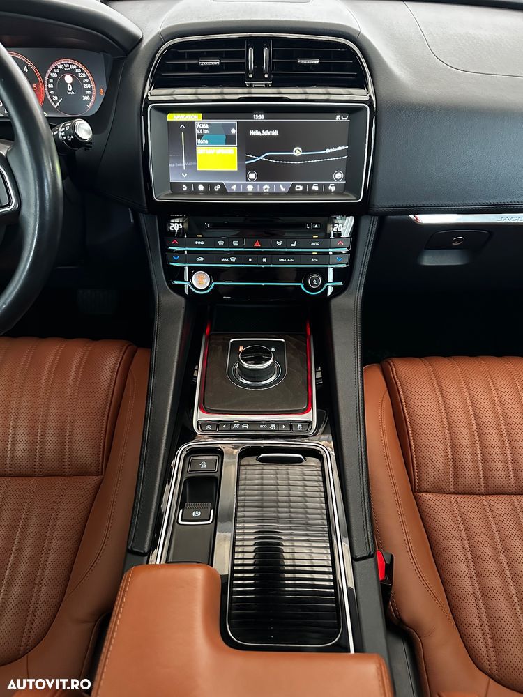 Jaguar F-Pace 30d AWD 300 Sport - 9