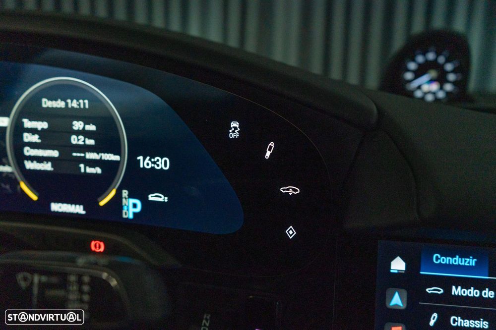 Porsche Taycan 4S - 31