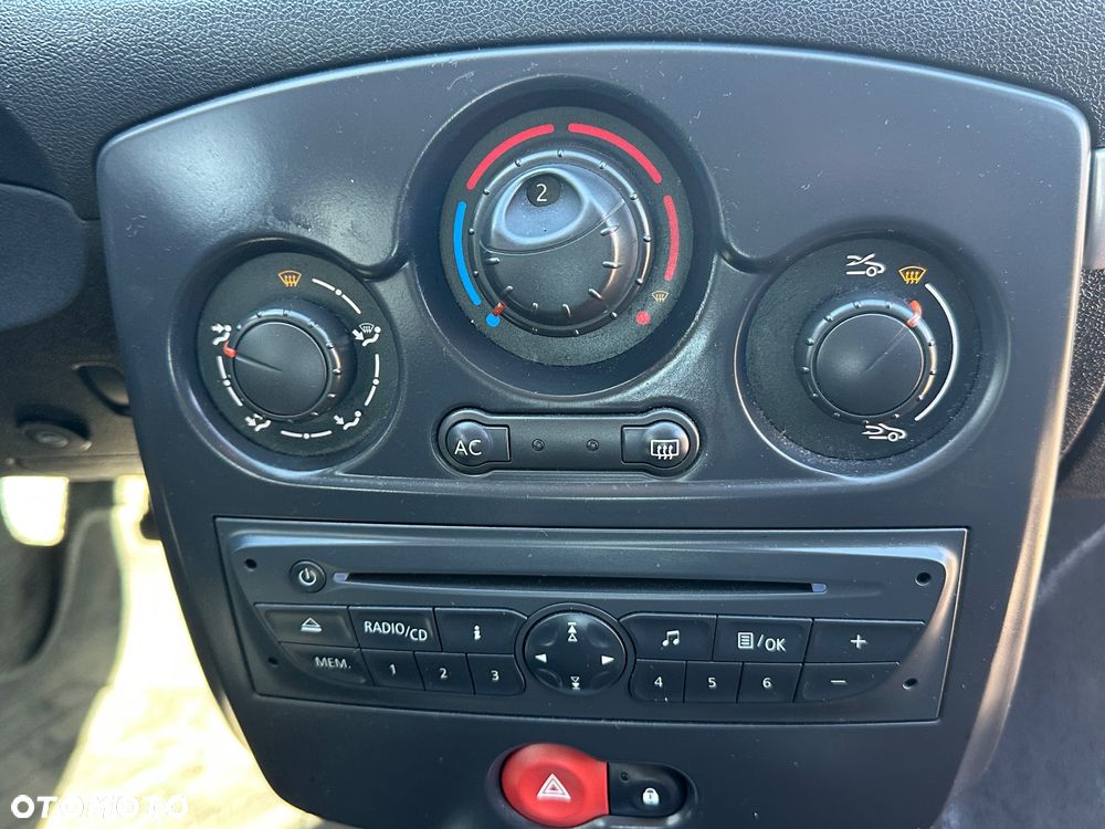 Renault Clio 1.2 16V 75 Dynamique - 11