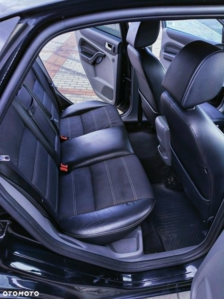 Ford Focus 1.8 Titanium - 9