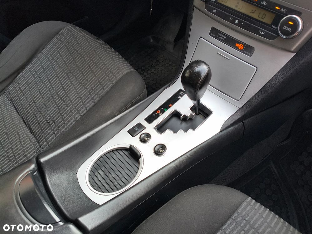 Toyota Avensis 2.2 D-4D Automatik Executive - 16