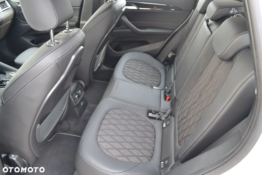 BMW X1 xDrive20d xLine sport - 8