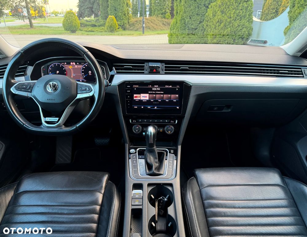 Volkswagen Passat 2.0 TSI 4Mot Highline DSG - 19