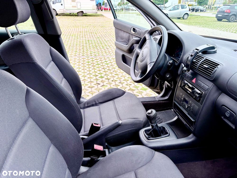 Audi A3 Sportback 1.6 Ambiente - 7