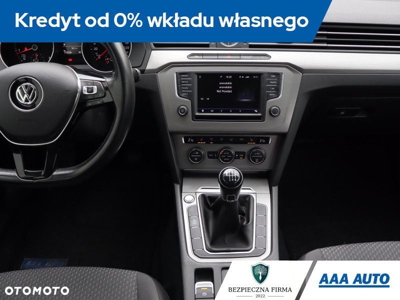 Volkswagen Passat - 13