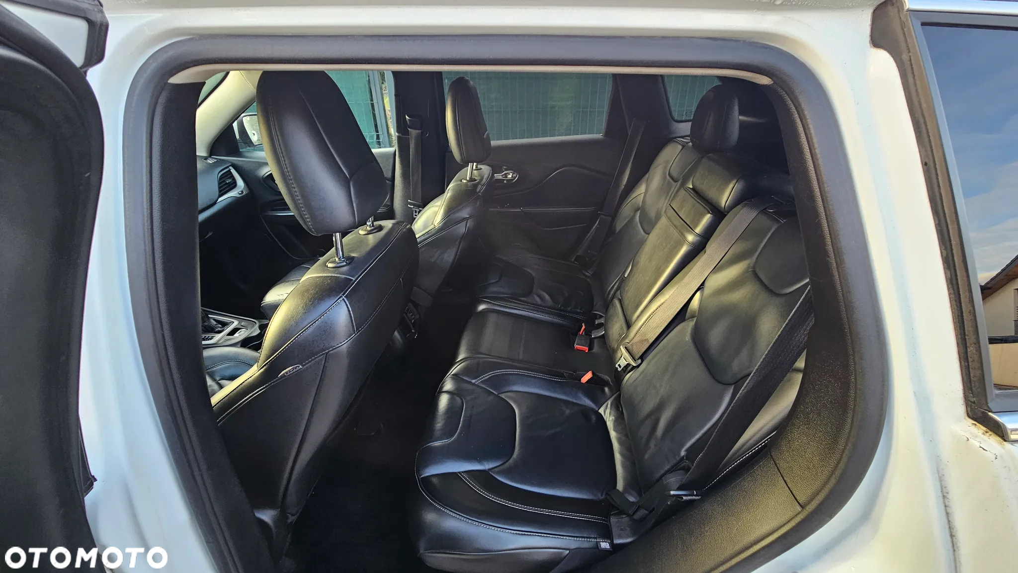 Jeep Cherokee - 12