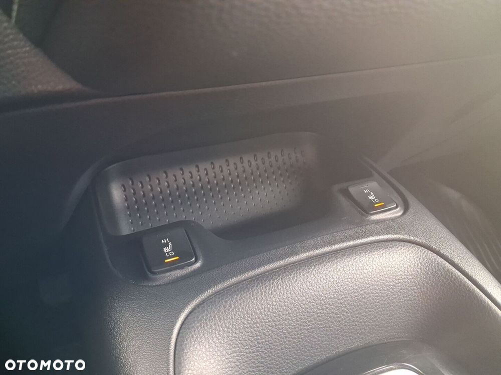 Toyota Corolla 2.0 Hybrid Comfort - 25