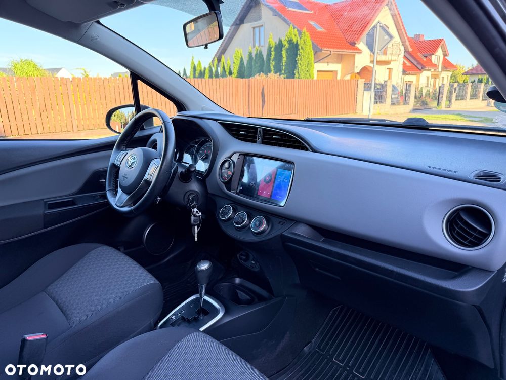 Toyota Yaris - 12