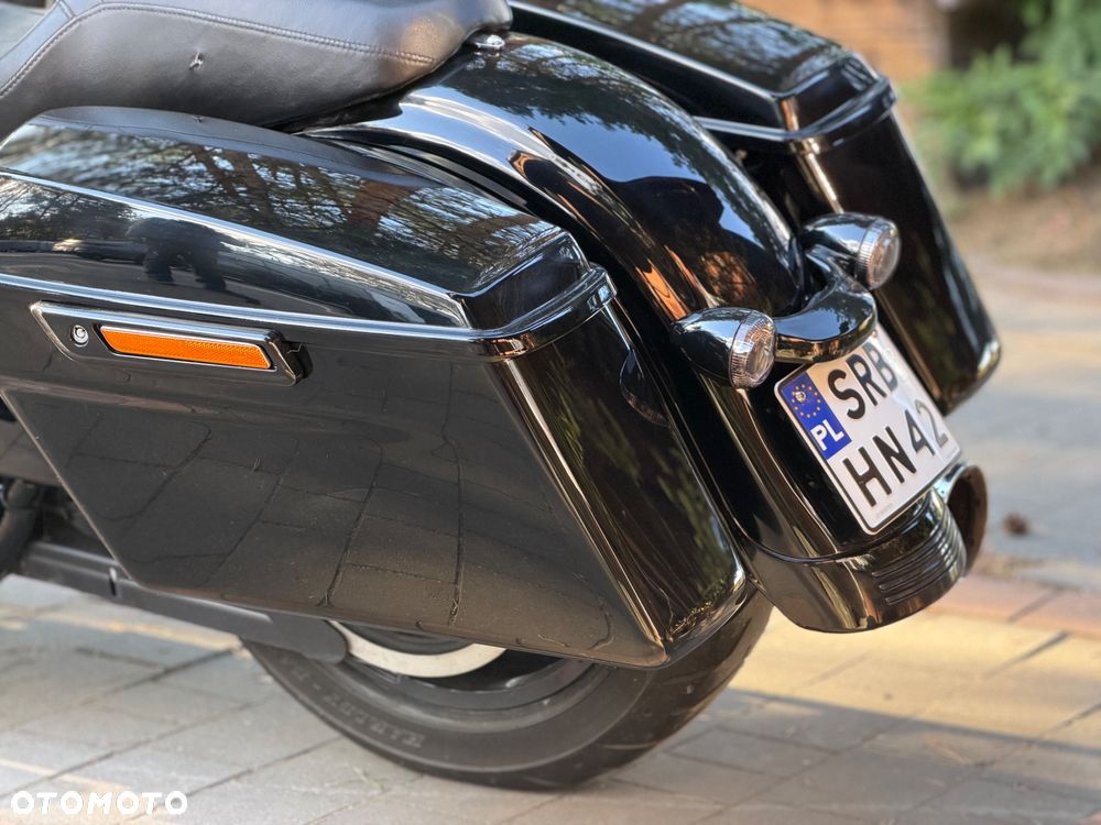 Harley-Davidson Touring Street Glide - 25