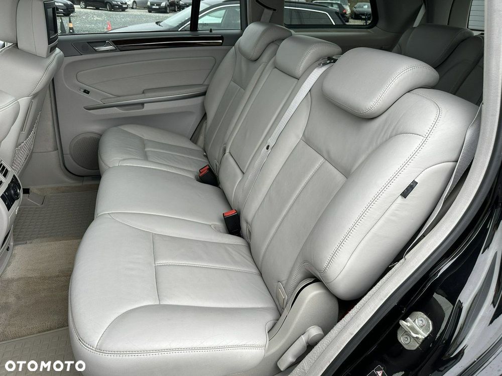Mercedes-Benz GL - 30