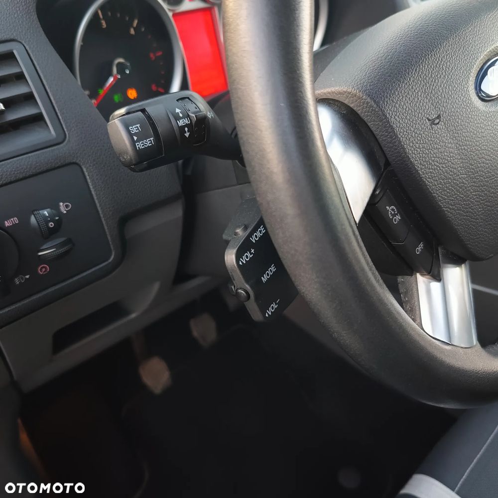 Ford Kuga 2.0 TDCi 2x4 Titanium - 21